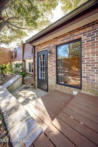 527 Front Beach Drive, 29, Ocean Springs, MS 39564