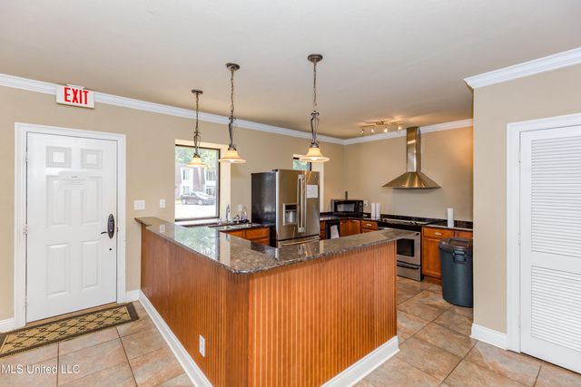 527 Front Beach Drive, 29, Ocean Springs, MS 39564