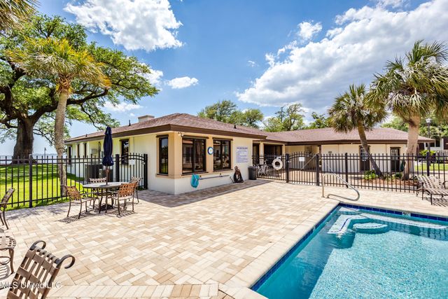 527 Front Beach Drive, 29, Ocean Springs, MS 39564