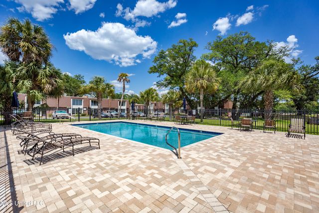 527 Front Beach Drive, 29, Ocean Springs, MS 39564