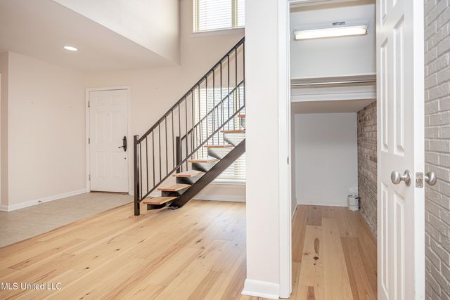 527 Front Beach Drive, 29, Ocean Springs, MS 39564