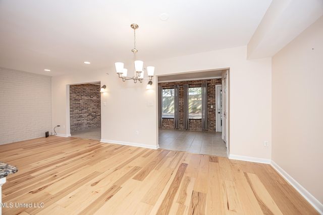 527 Front Beach Drive, 29, Ocean Springs, MS 39564