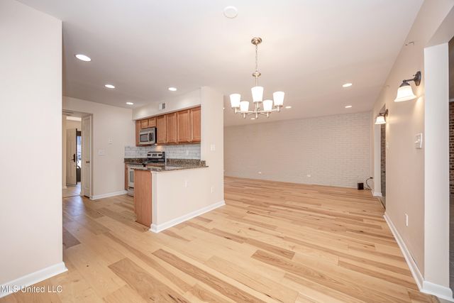 527 Front Beach Drive, 29, Ocean Springs, MS 39564