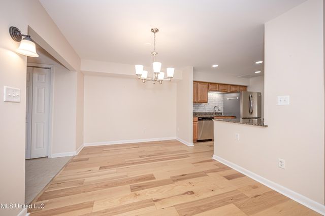 527 Front Beach Drive, 29, Ocean Springs, MS 39564