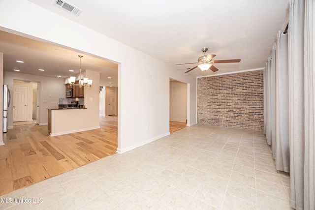 527 Front Beach Drive, 29, Ocean Springs, MS 39564