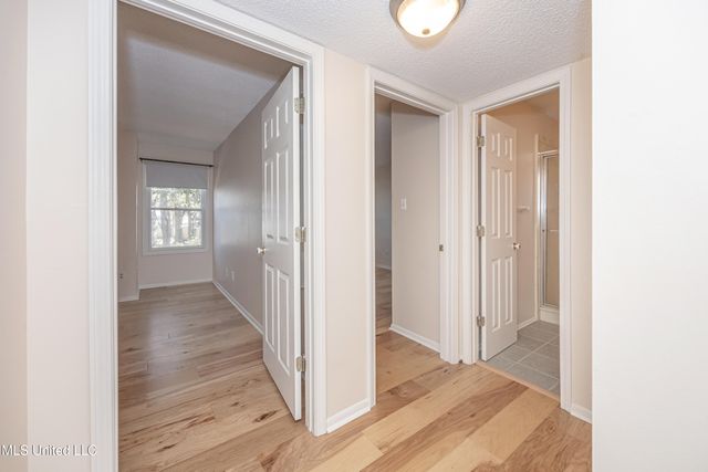 527 Front Beach Drive, 29, Ocean Springs, MS 39564