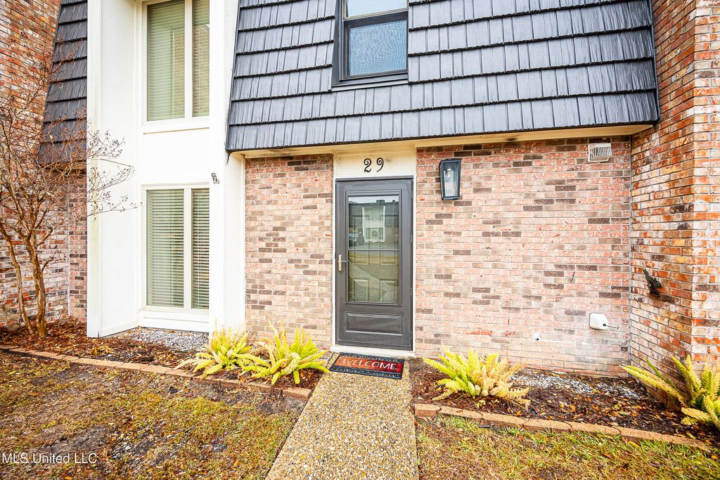 527 Front Beach Drive, 29, Ocean Springs, MS 39564