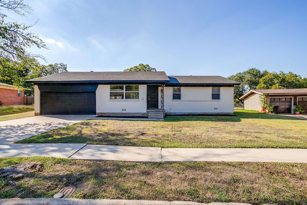 1312 Southern Boulevard, Cleburne, TX 76033