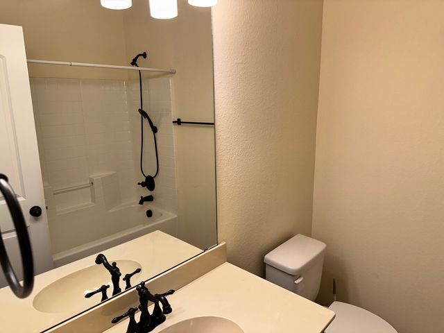 383 Orbit Drive, Lavon, TX 75166