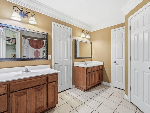2701 W Easy Street, Rogers, AR 72756