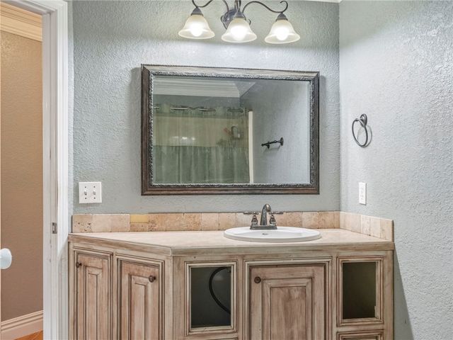 2701 W Easy Street, Rogers, AR 72756