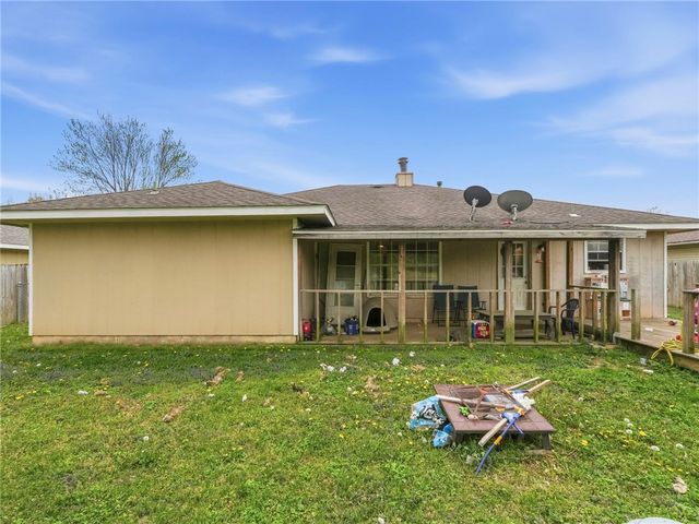 2701 W Easy Street, Rogers, AR 72756