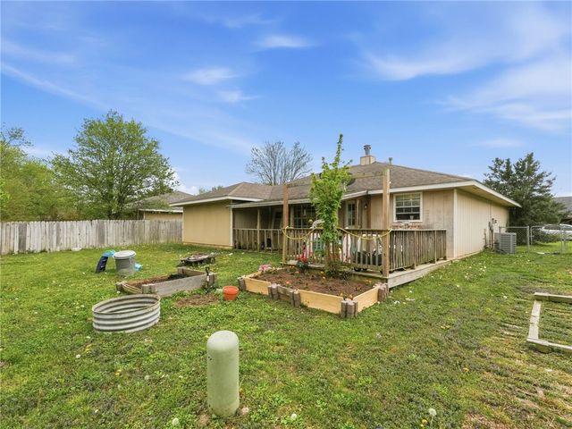 2701 W Easy Street, Rogers, AR 72756