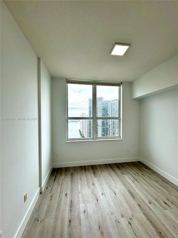 31 SE 5th Street 4214, Miami, FL 33131