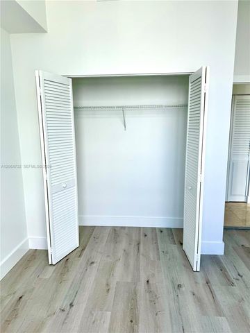 31 SE 5th Street 4214, Miami, FL 33131
