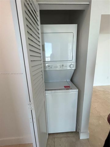 31 SE 5th Street 4214, Miami, FL 33131