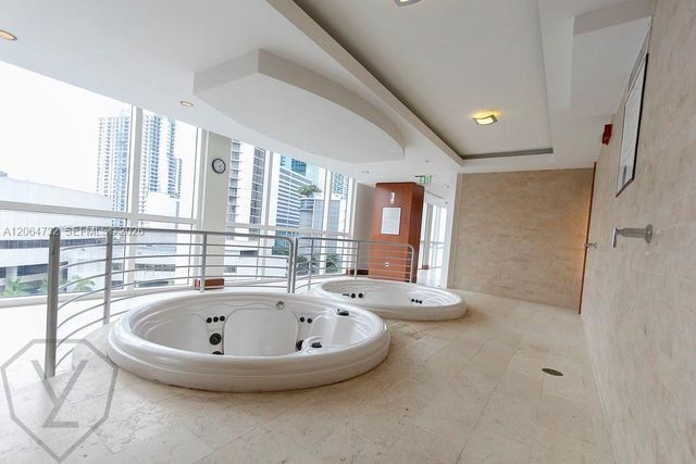 31 SE 5th Street 4214, Miami, FL 33131