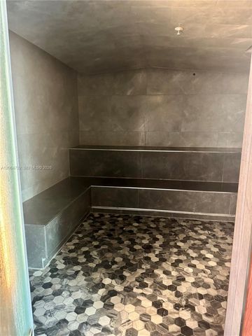 31 SE 5th Street 4214, Miami, FL 33131