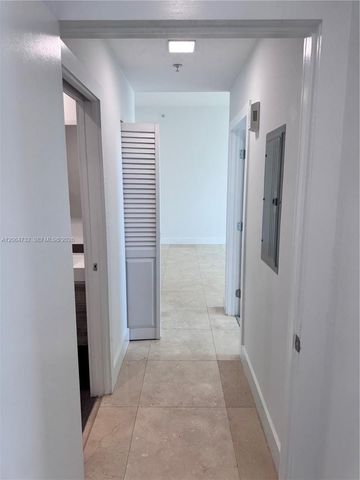 31 SE 5th Street 4214, Miami, FL 33131