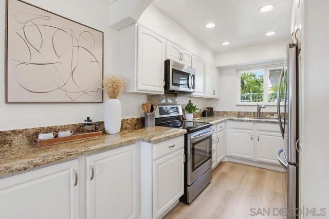 1872 Forestdale, Encninitas, CA 92024