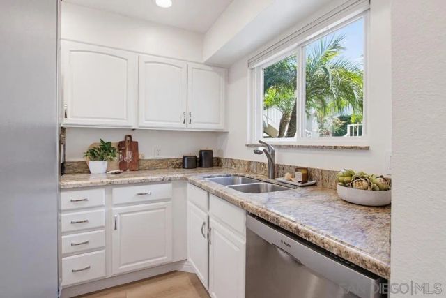 1872 Forestdale, Encninitas, CA 92024