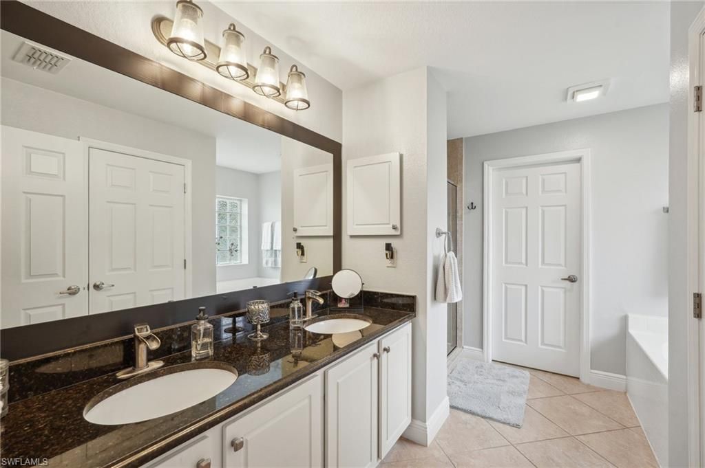 Image 20 of property listing at 3717 Agualinda BLVD, Cape Coral, FL 33914
