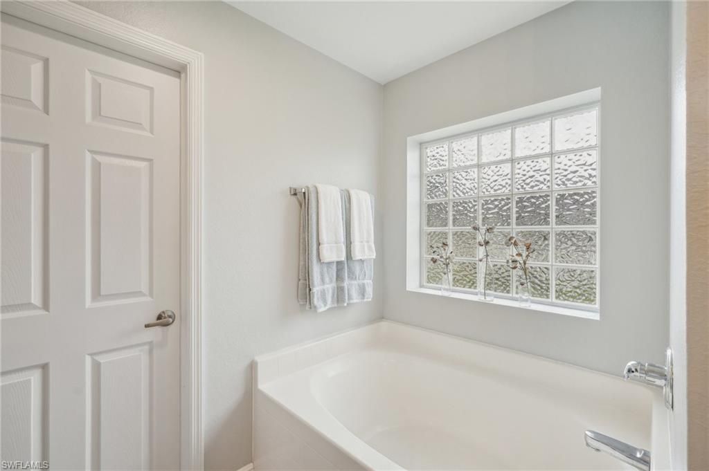 Image 22 of property listing at 3717 Agualinda BLVD, Cape Coral, FL 33914