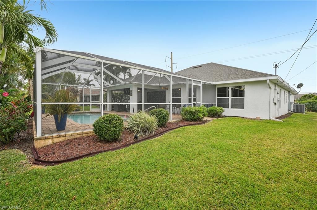 Image 36 of property listing at 3717 Agualinda BLVD, Cape Coral, FL 33914