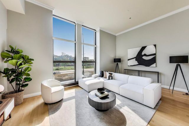 310 S MICHIGAN Avenue 204, Chicago, IL 60604