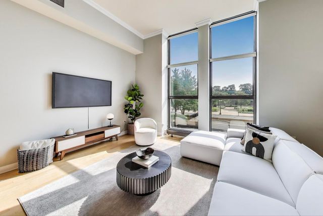 310 S MICHIGAN Avenue 204, Chicago, IL 60604