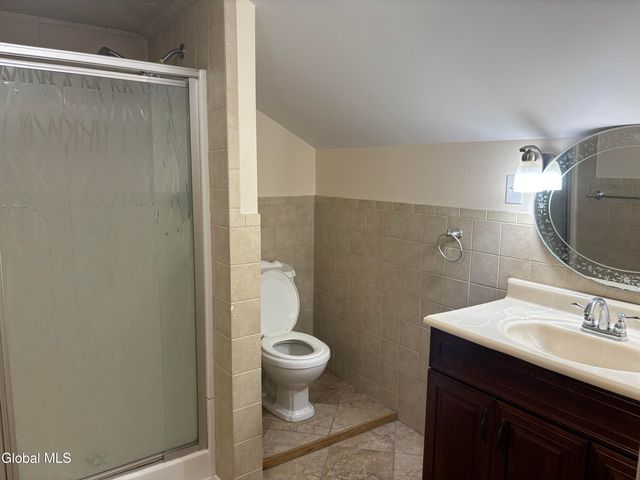 616 Kenwood Avenue, Bethlehem, NY 12054