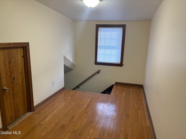 616 Kenwood Avenue, Bethlehem, NY 12054