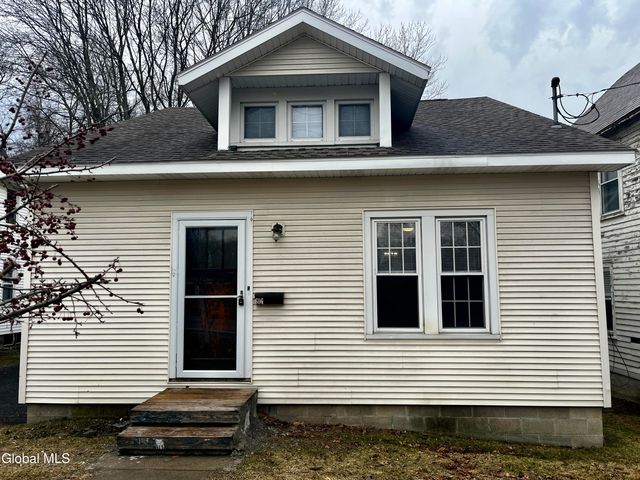 616 Kenwood Avenue, Bethlehem, NY 12054