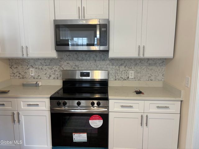 616 Kenwood Avenue, Bethlehem, NY 12054