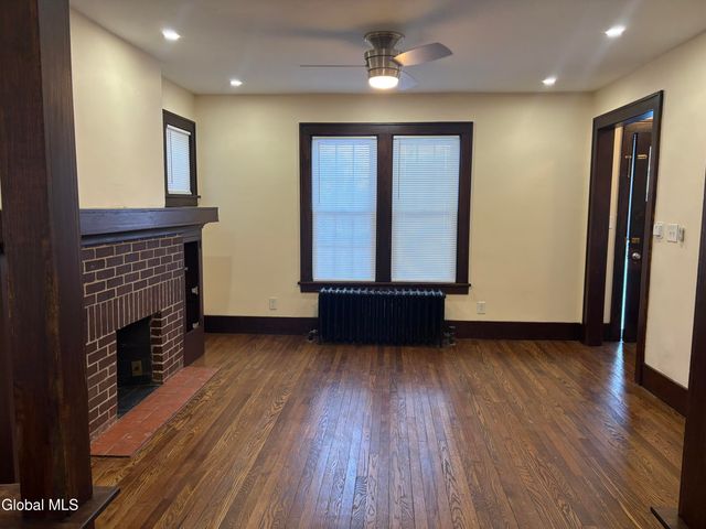 616 Kenwood Avenue, Bethlehem, NY 12054