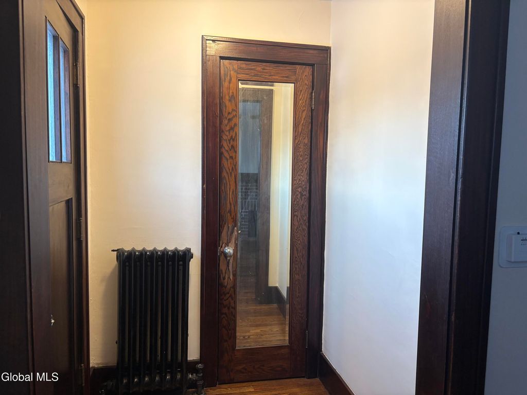 616 Kenwood Avenue, Bethlehem, NY 12054