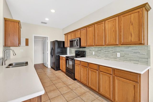 2625 Las Brisas St, Corpus Christi, TX 78414