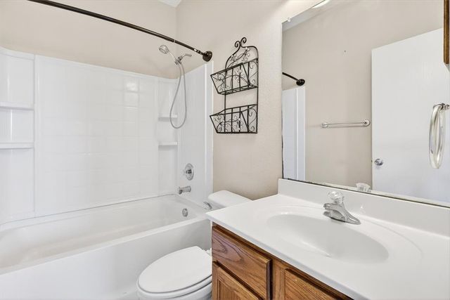 2625 Las Brisas St, Corpus Christi, TX 78414