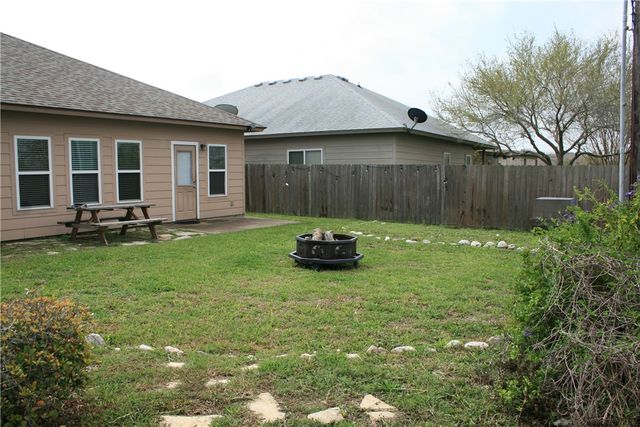 2625 Las Brisas St, Corpus Christi, TX 78414