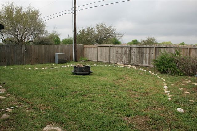 2625 Las Brisas St, Corpus Christi, TX 78414