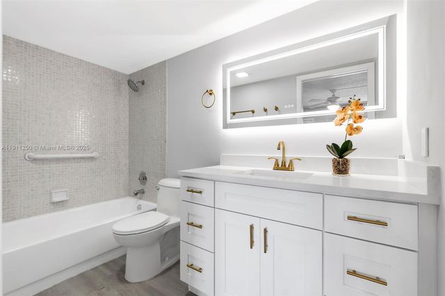 4025 Yarmouth B 4025, Boca Raton, FL 33434