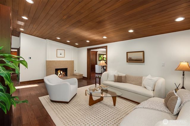 10250 SE 21st Street, Bellevue, WA 98004