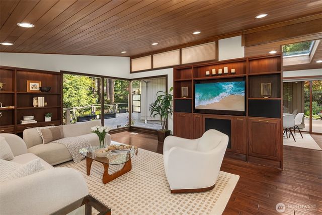 10250 SE 21st Street, Bellevue, WA 98004