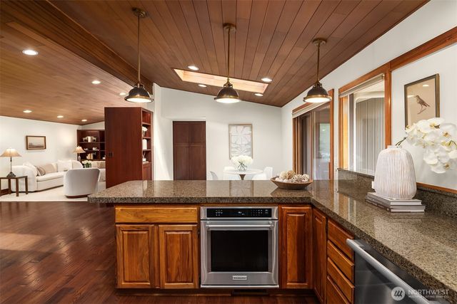 10250 SE 21st Street, Bellevue, WA 98004