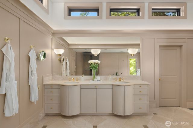 10250 SE 21st Street, Bellevue, WA 98004