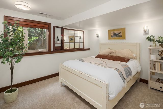 10250 SE 21st Street, Bellevue, WA 98004