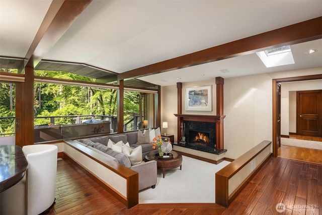 10250 SE 21st Street, Bellevue, WA 98004