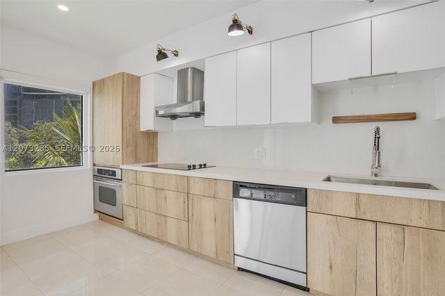 1528 Brickell Ave 211, Miami, FL 33129