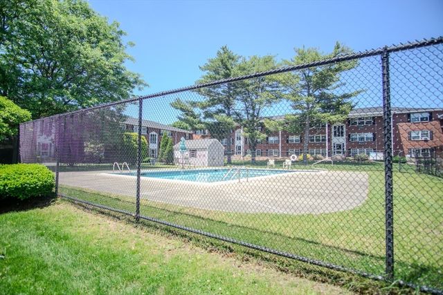 3 Tara Drive 4, Weymouth, MA 02188
