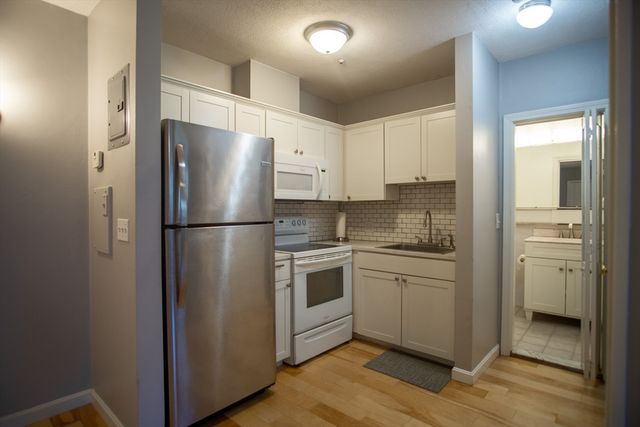 3 Tara Drive 4, Weymouth, MA 02188